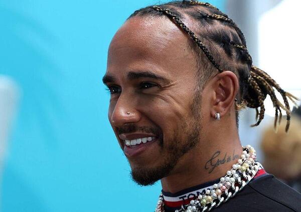 Hamilton beccato in compagnia di una super star a New York: nuova fiamma per Lewis?