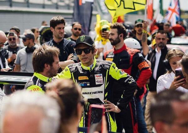 Torna la polemica su Valentino Rossi (e la stampa) dopo il duro weekend di Magny-Cours