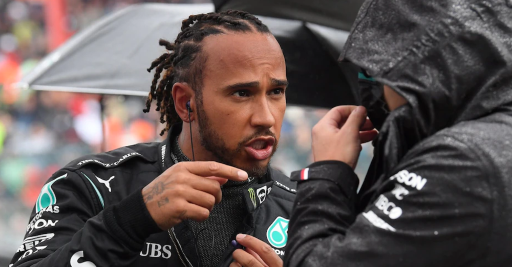 Hamilton si lamenta del WC sporco, Gasly vuole delle salsicce: gli assurdi team radio prima del via di Spa