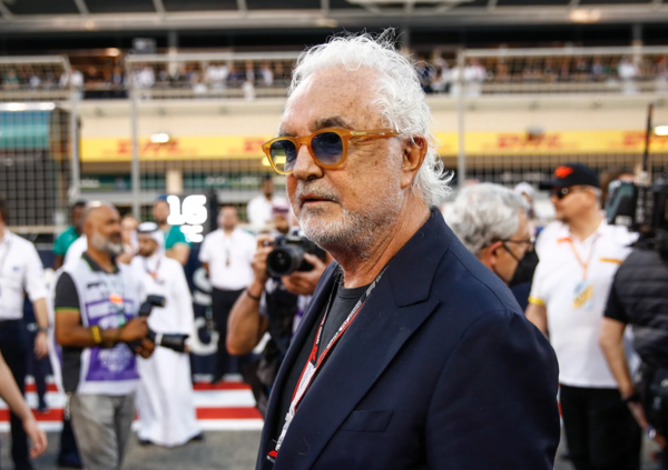 Flavio Briatore riunisce tutte le ex a Montecarlo: la fotografia con Naomi, Heidi Klum e la Gregoraci che sta facendo il giro del mondo 