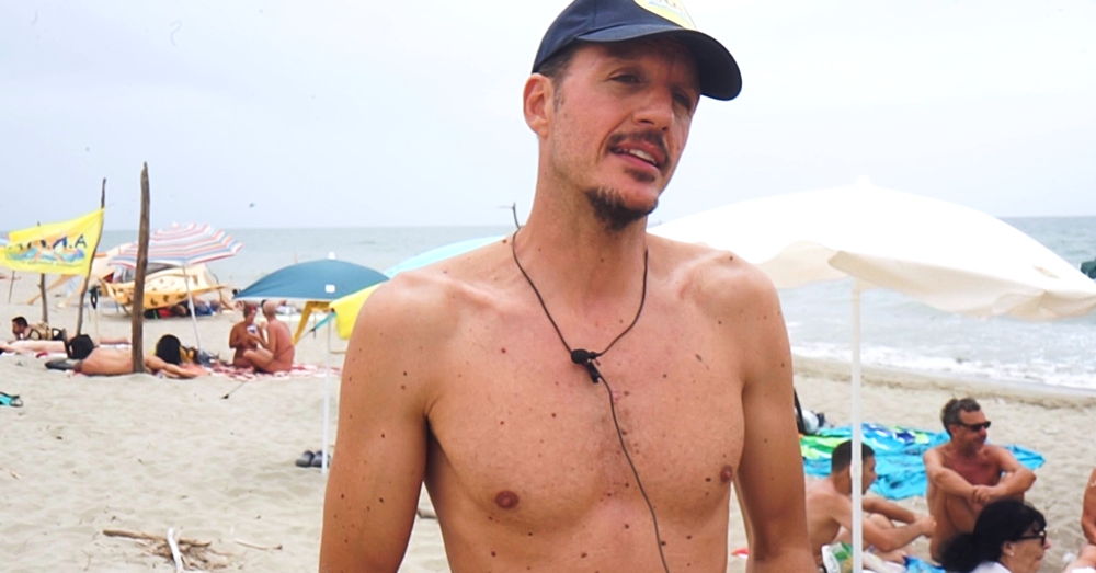 &ldquo;Niente sesso, siamo nudisti&rdquo;. Incursione nella nuova spiaggia per naturisti: &ldquo;Non c&rsquo;&egrave; malizia, ma&hellip;&rdquo; [VIDEO]