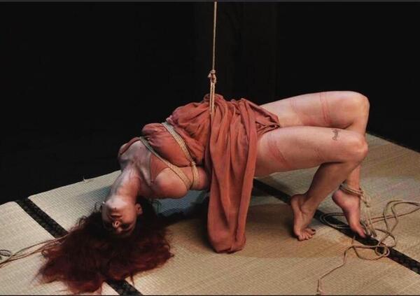 Cos&rsquo;&egrave; lo Shibari? Ce lo spiega Marta Tenshiko, che dice: &ldquo;Molti uomini vogliono farsi legare, ma socialmente non &egrave; accettato&hellip;&rdquo;