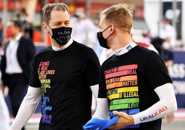 &ldquo;Omofobia in Formula 1? Servirebbe un pilota gay&rdquo;: la proposta del campione del mondo che fa discutere il paddock