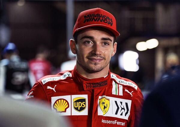 Leclerc a cuore aperto: &quot;Il quaderno sui cui scrivo tutto, le vacanze in Sardegna e quello che invidio a Verstappen&quot; 