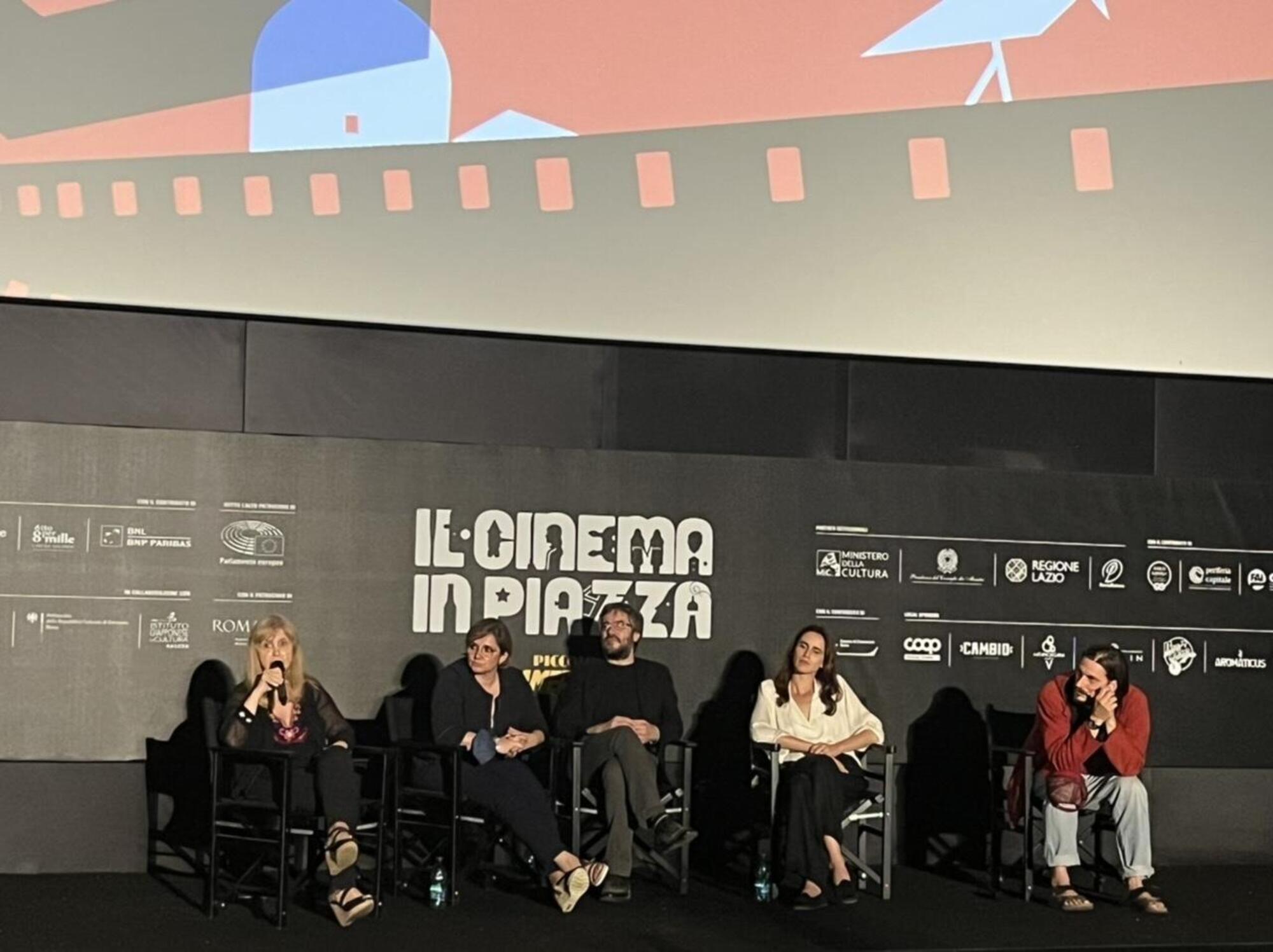 Dori Ghezzi, Luca Marinelli, Valentina Bellè e gli sceneggiatori alla presentazione a Roma di "Fabrizio De André-Principe libero"