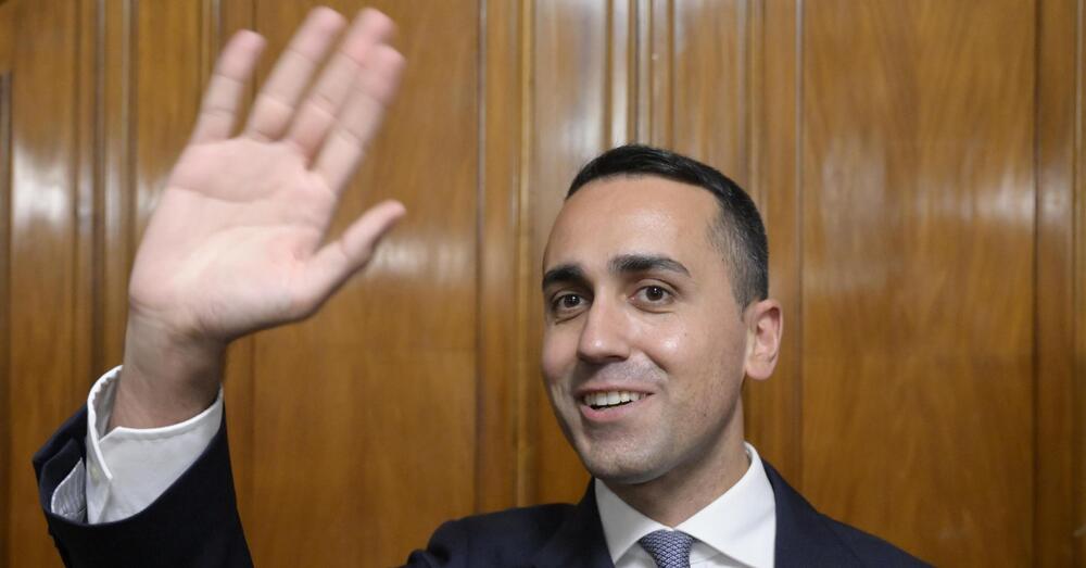 Luigi Di Maio d&agrave; l&#039;addio al M5s e si candida a diventare il nuovo Giulio Andreotti (ma dei poveri)