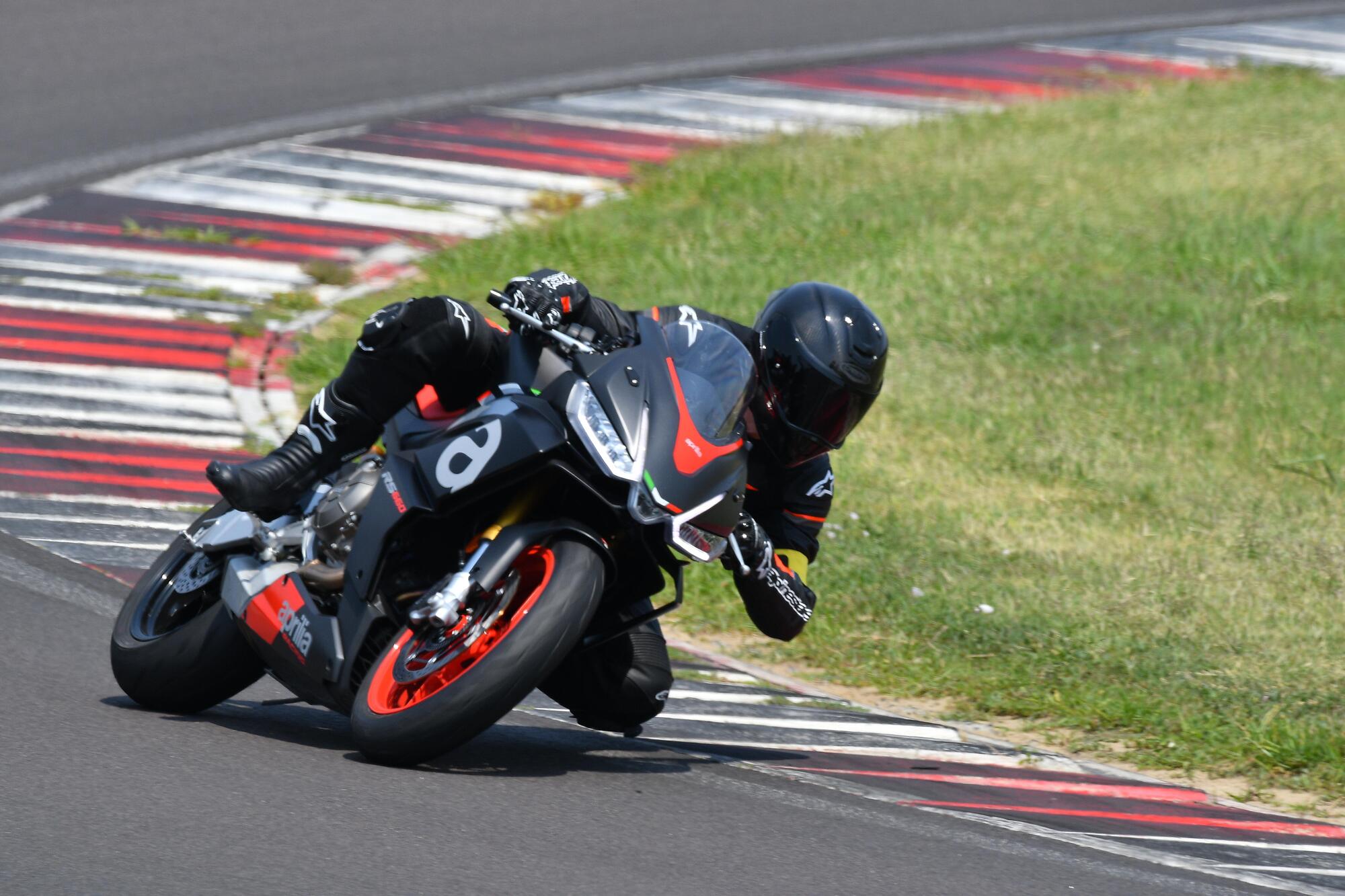 Aprilia Riding Academy RS 660 Cremona Circuit Alpinestars_4