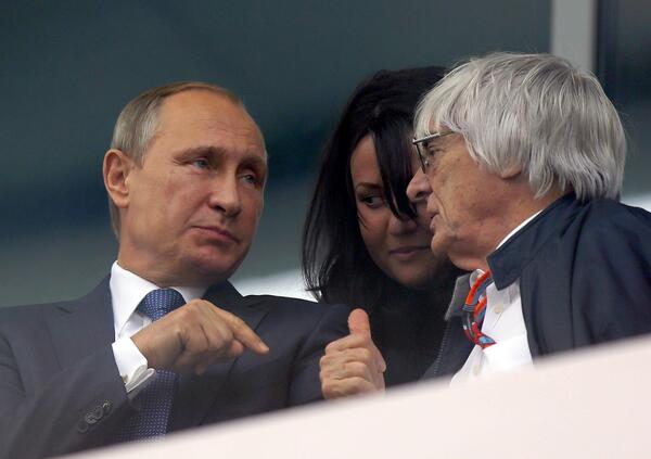 Ecclestone difende Putin: &ldquo;Mi prenderei comunque una pallottola per lui&rdquo;