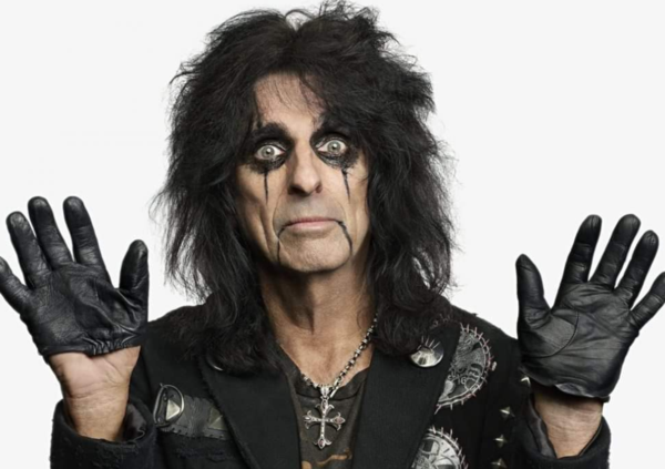  Alice Cooper dimostra che il rock &egrave; vivo (e pure Dante) 