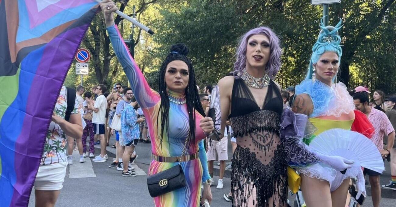 Ecco com&rsquo;&egrave; andata al Pride di Milano: tra provocazioni, schwa e taschino arcobaleno di Sala, l&rsquo;avanguardia della lotta per i diritti Lgbtqia+ [VIDEO]