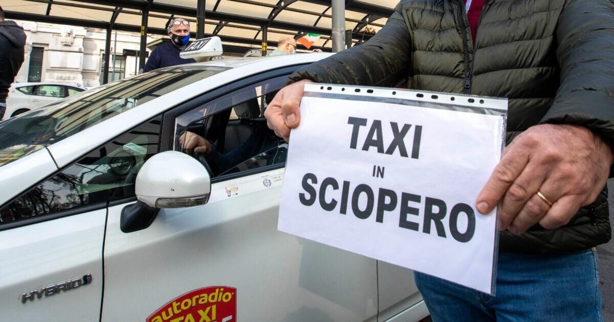 20220705 120014138 1995Sciopero dei taxi