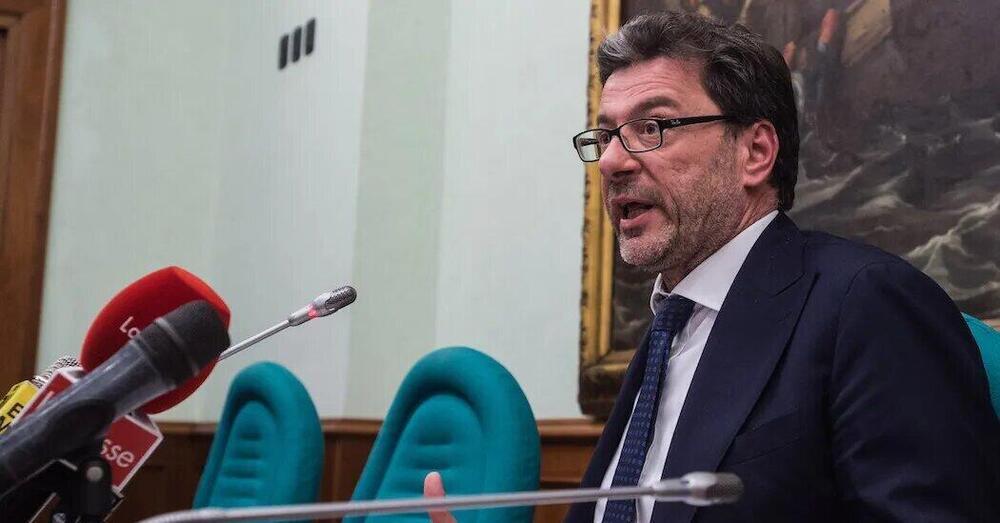 Confindustria, il ministro Giorgetti e i petrolieri mettono in discussione l&#039;elettrico: &quot;Altre soluzioni ci sono&quot;. Ecco quali