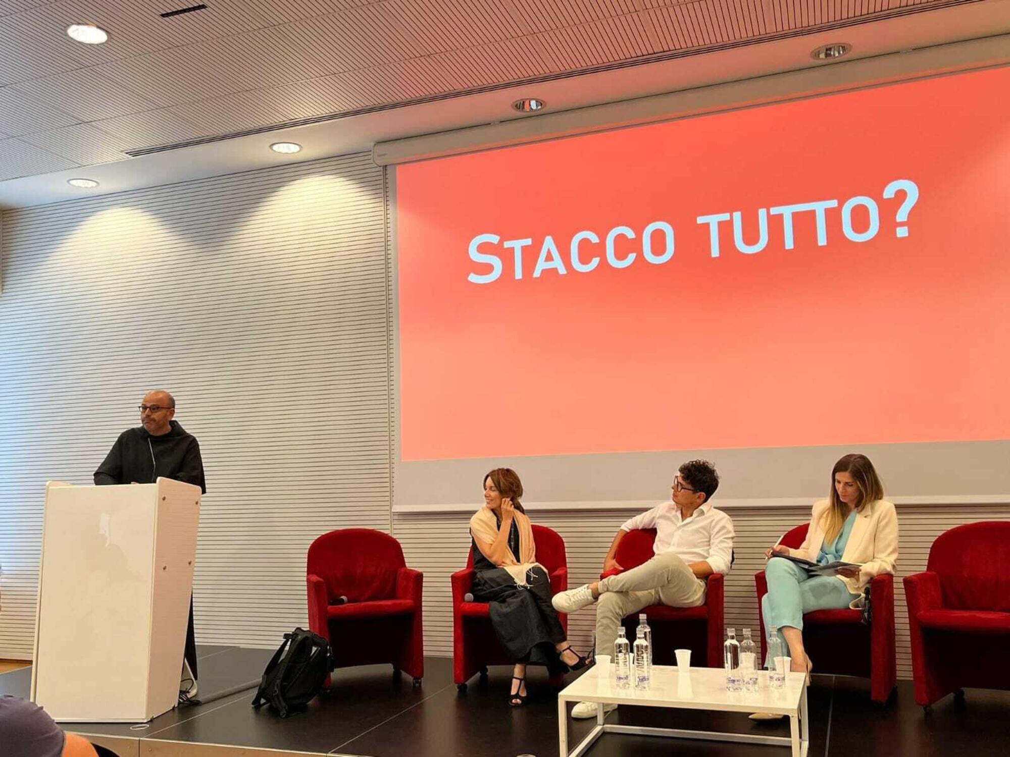 La presentazione di &quot;Stacco tutto&quot; a Relazionesimo