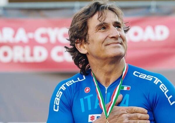 Alex Zanardi trasferito in clinica dopo l&rsquo;incendio nella sua villa: danneggiati i macchinari che lo tengono in vita 