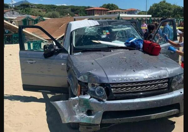 Schianto del suv in spiaggia, tutte le ipotesi: malore? Malfunzionamento? O una ciabatta alla guida?