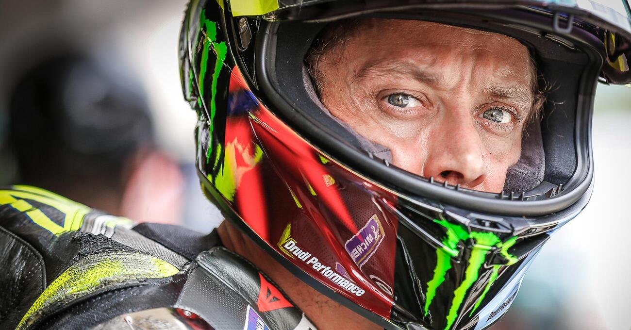 Valentino Rossi, a un anno esatto dall&rsquo;annuncio del ritro, mostra la sua on board camera: poteva andare peggio, no?