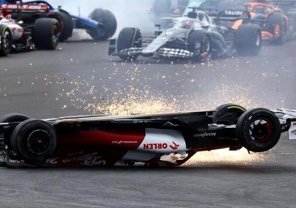 Il terribile incidente di Silverstone cambia la Formula 1: come saranno i nuovi roll bar dopo lo schianto di Zhou