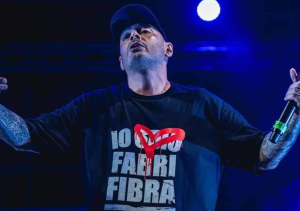 &quot;Fabri Fibra morto in un incidente&quot;. Ma stavolta non c&#039;&egrave; il video su Mtv