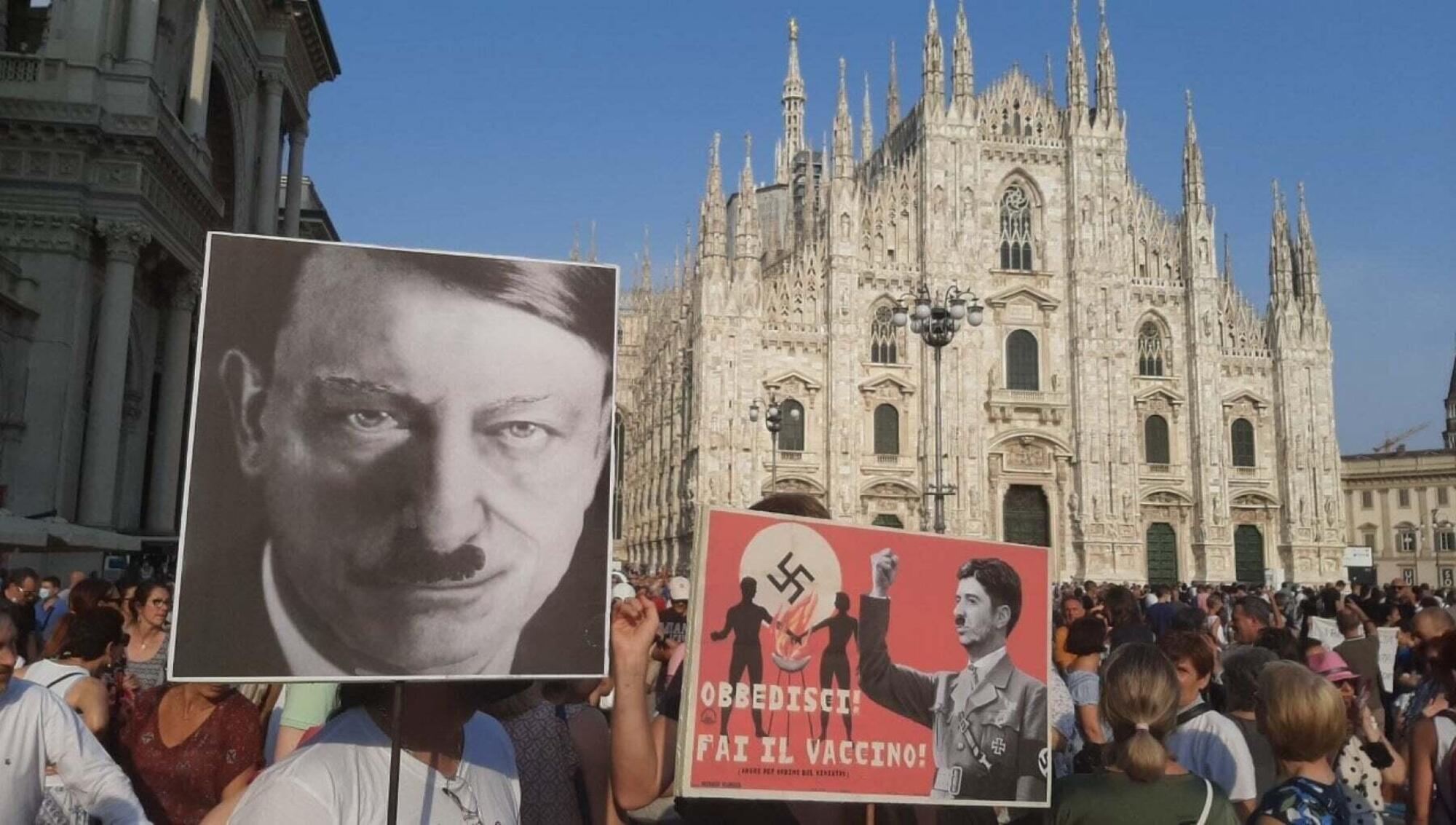 20220818 131559973 8331Manifestazione no-vax in cui si paragona il governo al nazismo