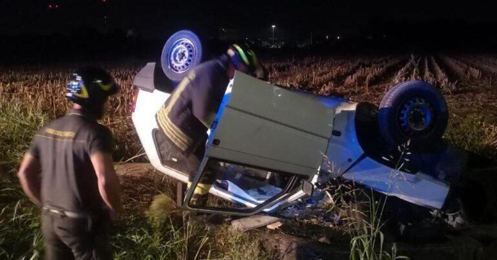 Guida senza patente e l&#039;auto si ribalta: l&#039;assurda morte di un 21enne...