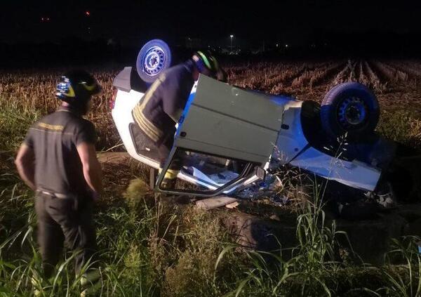 Guida senza patente e l&#039;auto si ribalta: l&#039;assurda morte di un 21enne...