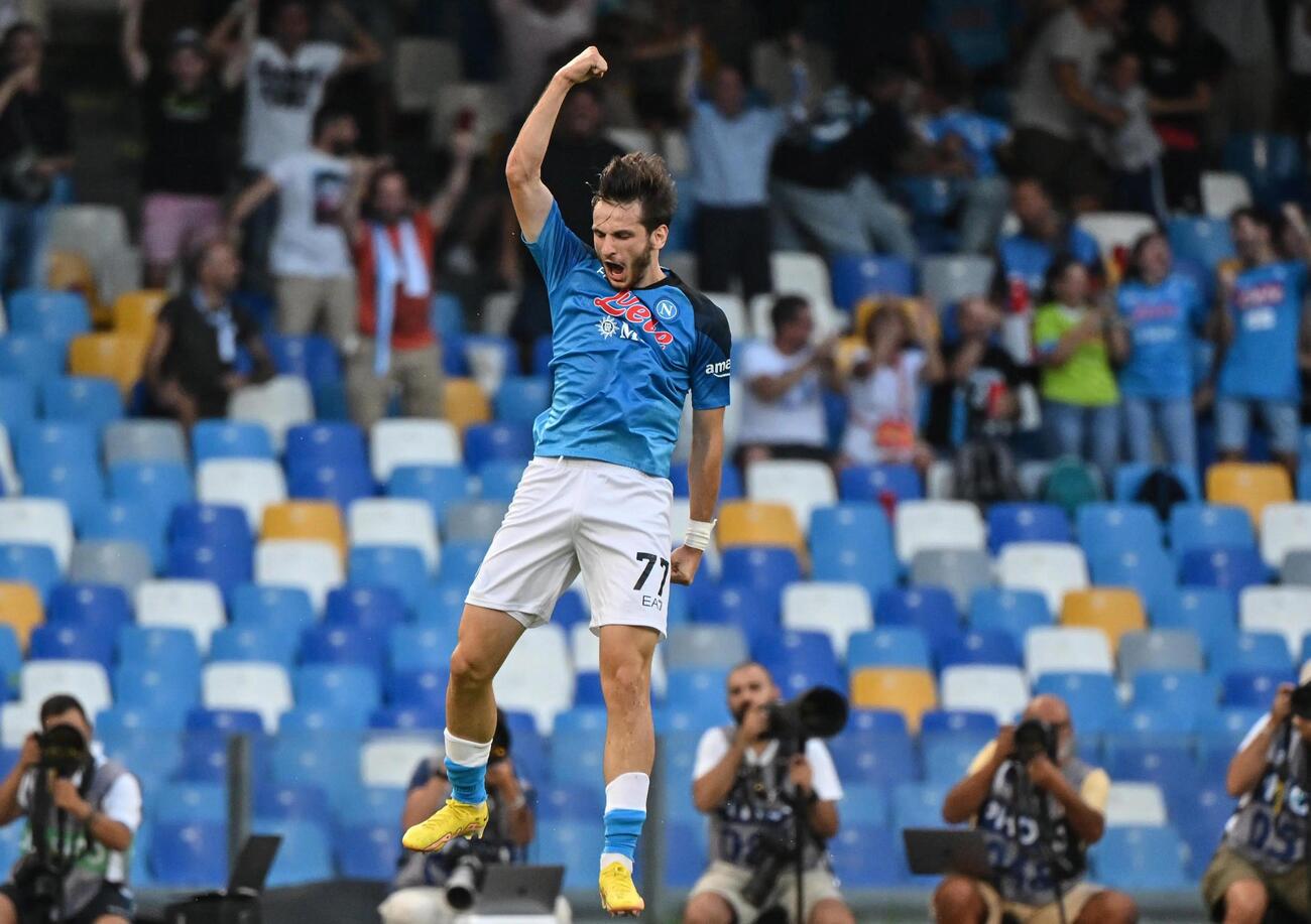 Ok, ma chi ca**o &egrave; Kvaratskhelia, il nuovo idolo di Napoli dal nome impronunciabile e da copia-e-incollare? Chiamatelo Kvareca
