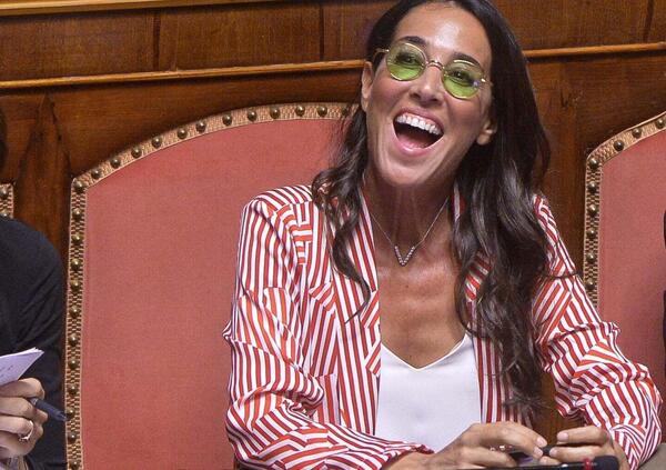 &quot;Il rigassificatore estrae gas&quot;. La gaffe della senatrice Licia Ronzulli che non sa di cosa parla