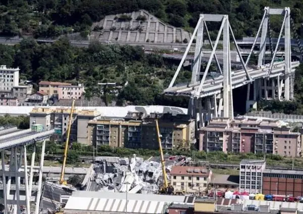 Rischio crolli, rapporti falsificati e gallerie non a norma: Autostrade e Spea offrono un milione di euro per il patteggiamento