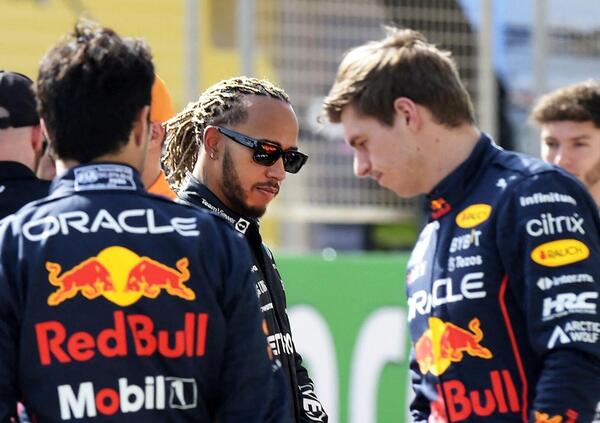 Verstappen e Hamilton tornano a litigare: &ldquo;Io vinco grazie alla macchina? Lewis invece&hellip;&rdquo;