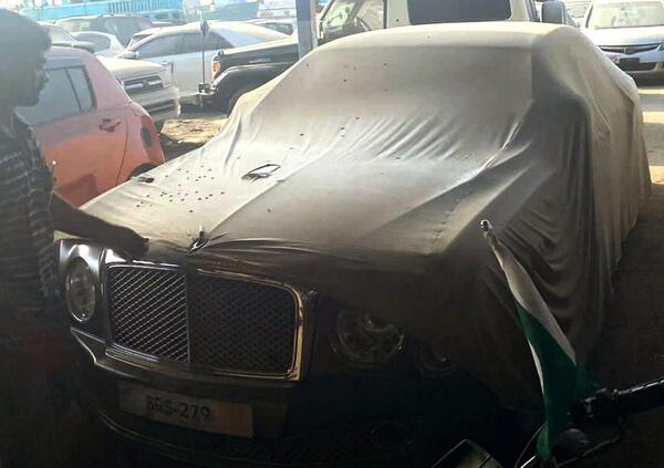 Bentley ritrovata a 8 mila km di distanza da dov&#039;era stata rubata. Un mistero (anche) diplomatico