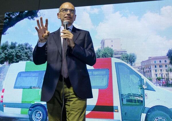 Enrico Letta rimane a piedi: il mezzo elettrico lo abbandona in tour 