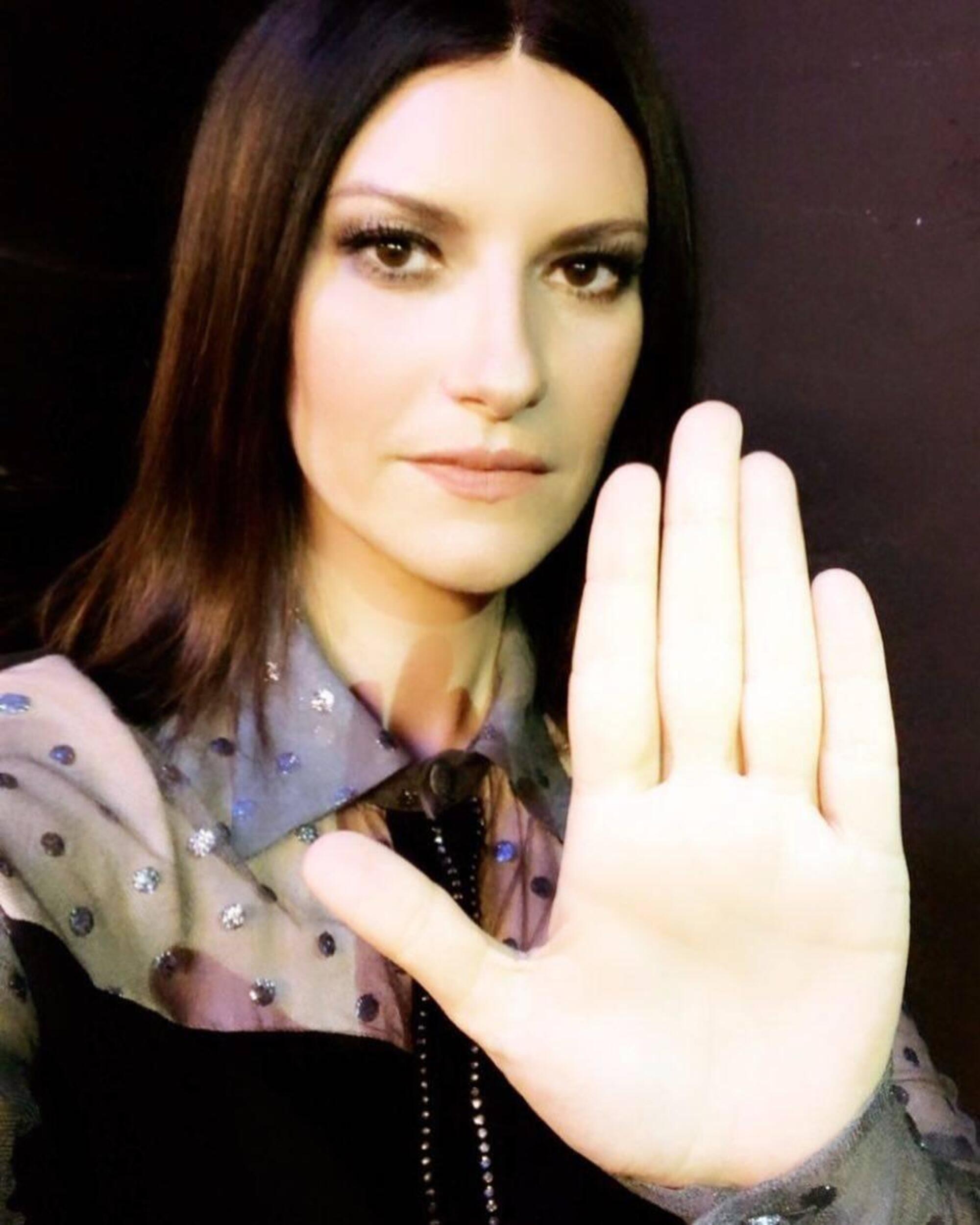 20220914 111703616 4042Laura Pausini