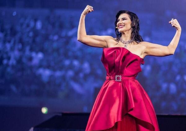 &quot;La Pausini non &egrave; fascista se non canta Bella Ciao. Non &egrave; un brano apolitico&quot;. Parola dello storico Bruno Guerri