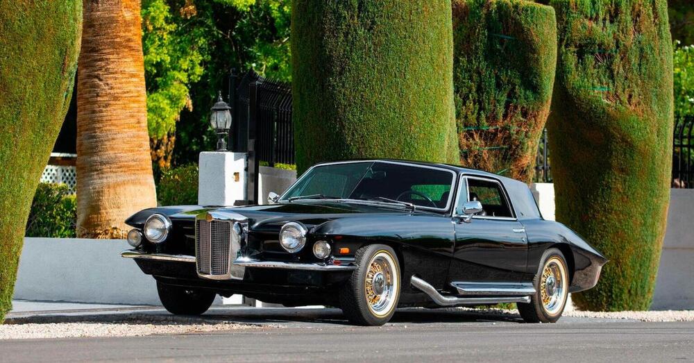 La Stutz Blackhawk di Elvis Presley va all&#039;asta. Ecco com&#039;era fatta la sua auto preferita