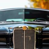 La Stutz Blackhawk di Elvis Presley all'asta. L'auto del Re del Rock farà scintille? 2