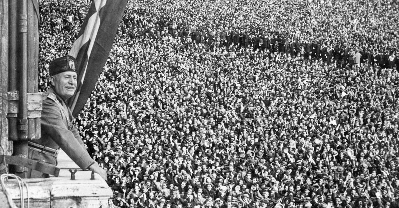 100 anni dalla Marcia su Roma, chi non ha ancora scritto un libro sul Ventennio? E ormai sostituiscono le bottiglie col faccione del Duce