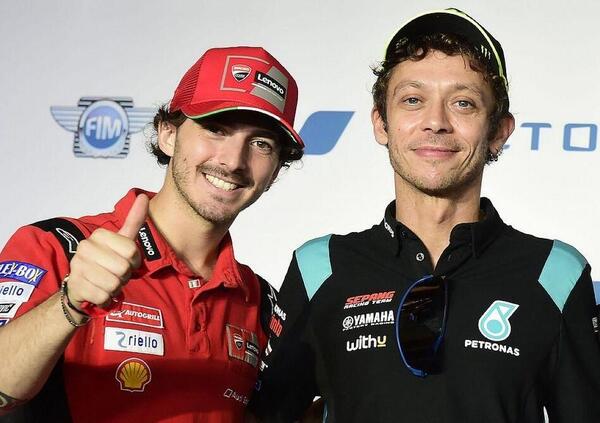 Pecco Bagnaia &egrave; gi&agrave; pronto a dedicare il titolo a Valentino Rossi: &ldquo;Mi ha cambiato&rdquo; 