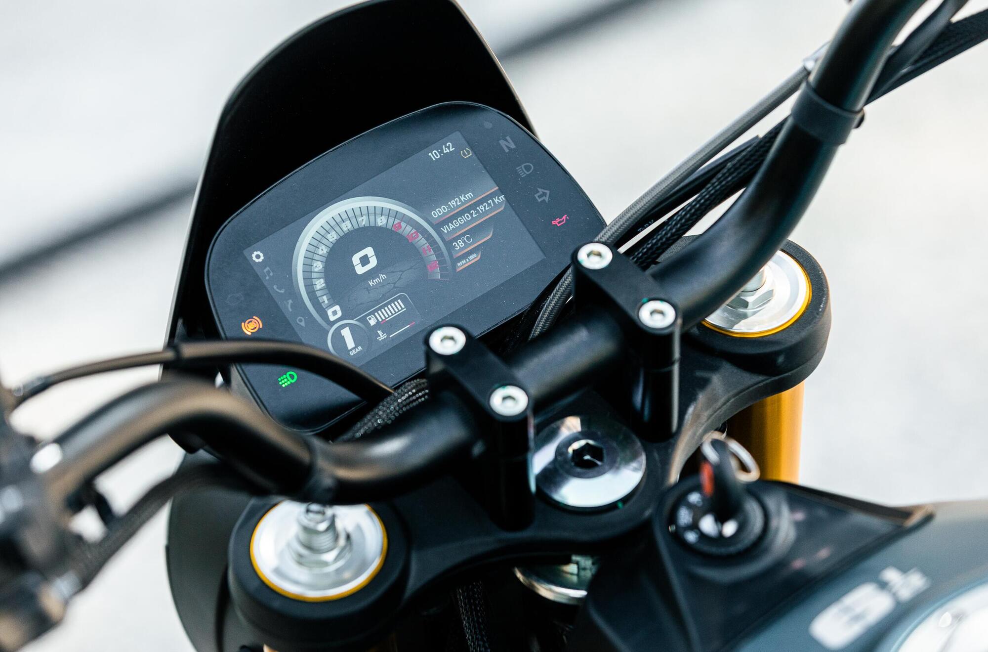 Moto Morini SEIEMMEZZO SCR display TFT a colori