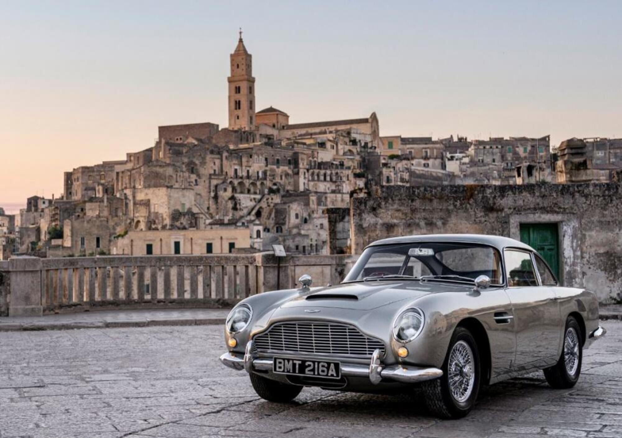 20220928 124841233 8101L&#039;Aston Martin DB5 di James Bond usata sul set di No time to die