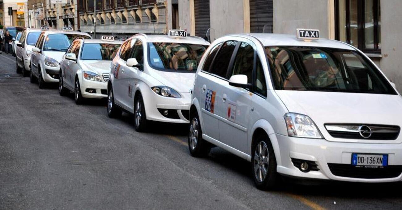 Presidente di un&#039;associazione disabili rifiutato da un tassista: costretto a scendere perch&eacute; in sedia a rotelle