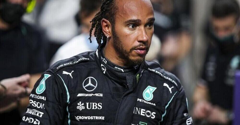 Hamilton allontana le colpe dopo l&rsquo;errore a Singapore: &ldquo;Non sono arrabbiato con me stesso&rdquo;