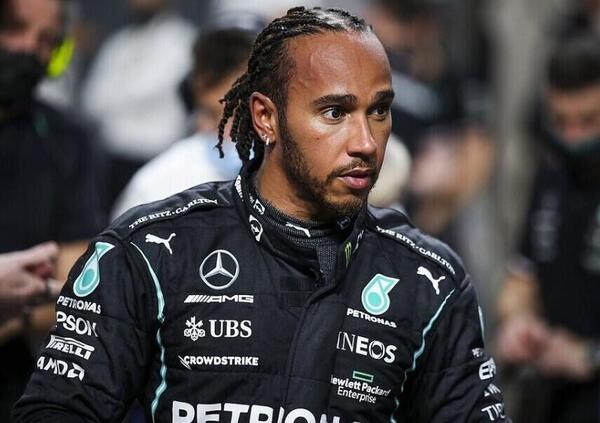 Hamilton allontana le colpe dopo l&rsquo;errore a Singapore: &ldquo;Non sono arrabbiato con me stesso&rdquo;