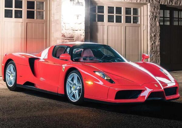 Consegna da incubo per una Ferrari Enzo: schianto e danni da capogiro [FOTO E VIDEO]