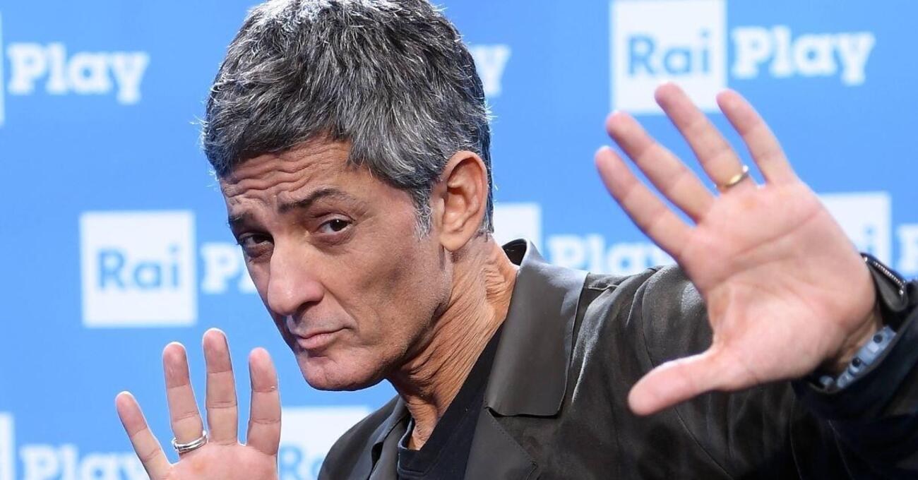 Fiorello al posto del Tg1 Mattina crea confusione? Ma l&#039;avete mai vista la satira che c&#039;&egrave; sempre nel Tg1 di Leonardo Metalli? E non a caso proprio Metalli...