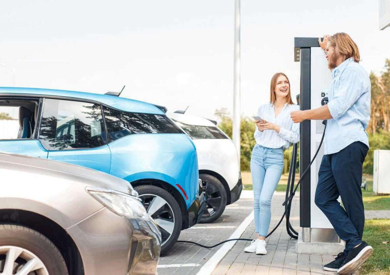 In Italia pi&ugrave; colonnine che auto elettriche vendute, ma va tutto bene?