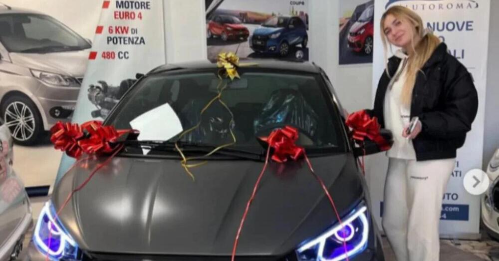 &ldquo;Super regalo&rdquo; per Chanel Totti: ecco la sua prima minicar personalizzata