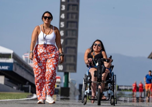 Rachel, la ragazza di 24 anni che ha sconfitto il cancro e racconta la MotoGP: &ldquo;Nessuno lo far&agrave; per te&rdquo;