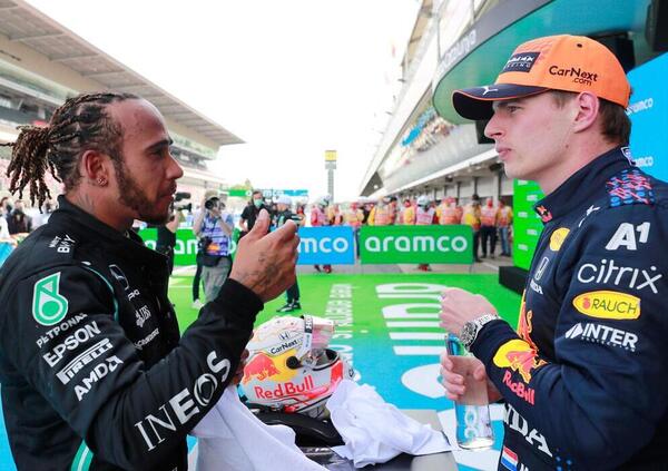 Hamilton non fa mai il nome di Verstappen? La stranezza che Max non apprezza 