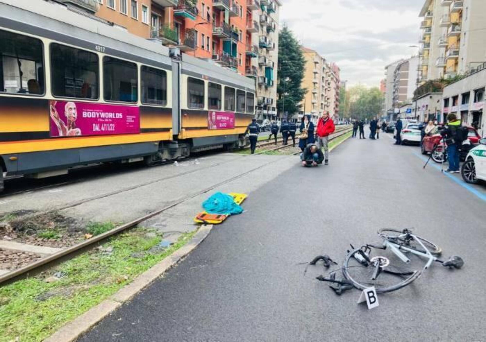 Il tram che a Milano ha investito il quattordicenne