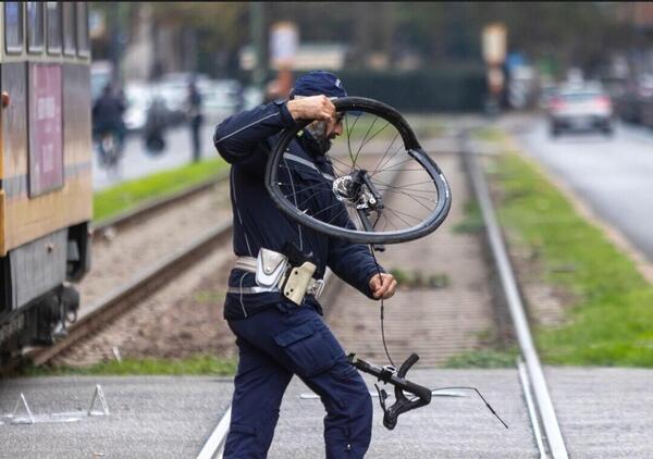 Dopo la morte del ragazzo di 14 anni possiamo dirlo: i tram sono vecchi e hanno rotto il c*zzo